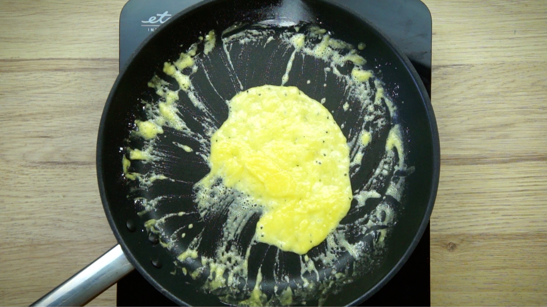 Frying pan with thickening butter.